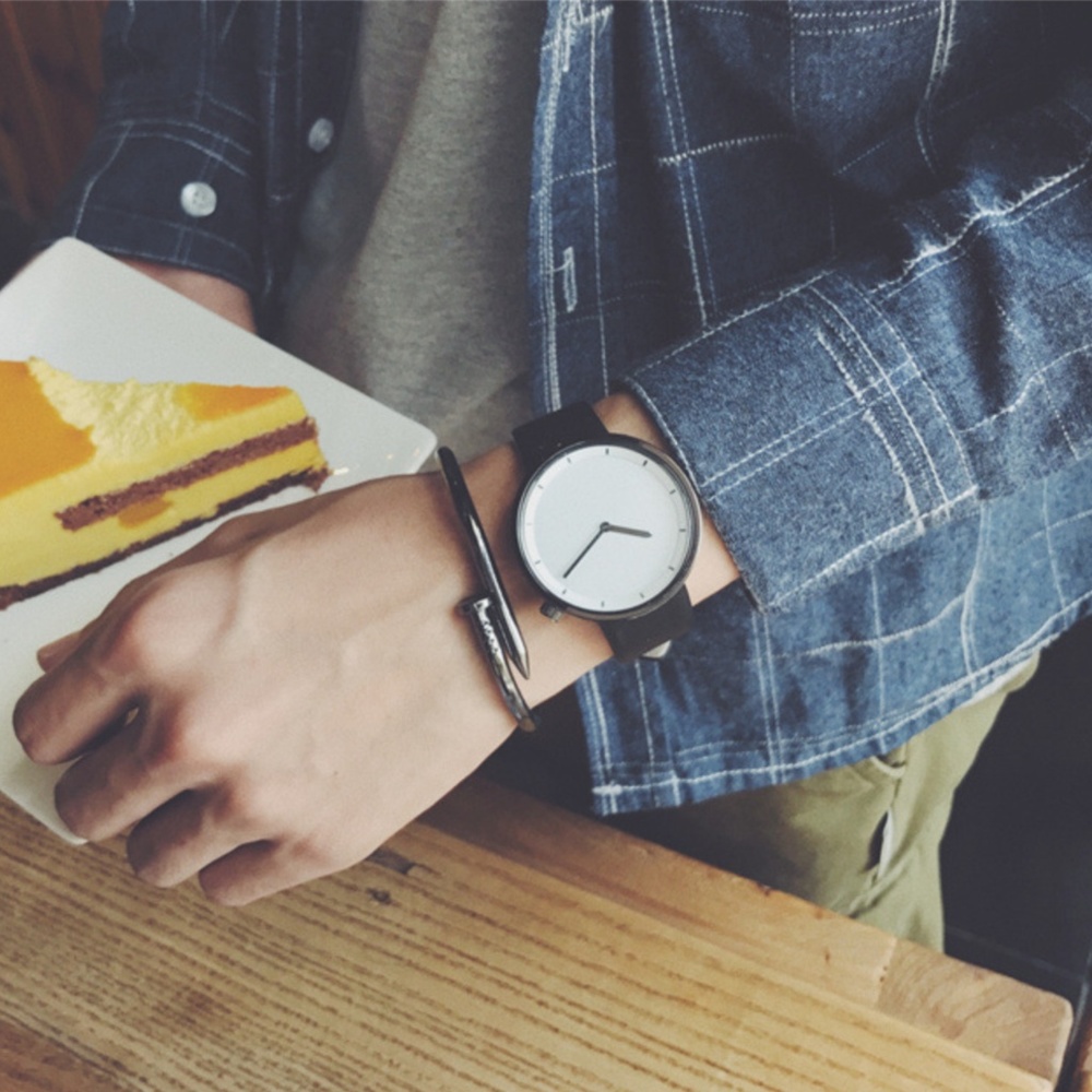 ⌚️NEW⌚️ Unisex Simple Leather Strap Quartz Watch - Picture 2 of 3